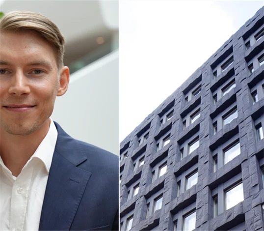 Bild på Joakim Wirén, chefsekonom på Gröna arbetsgivare, och Riksbankshuset. 